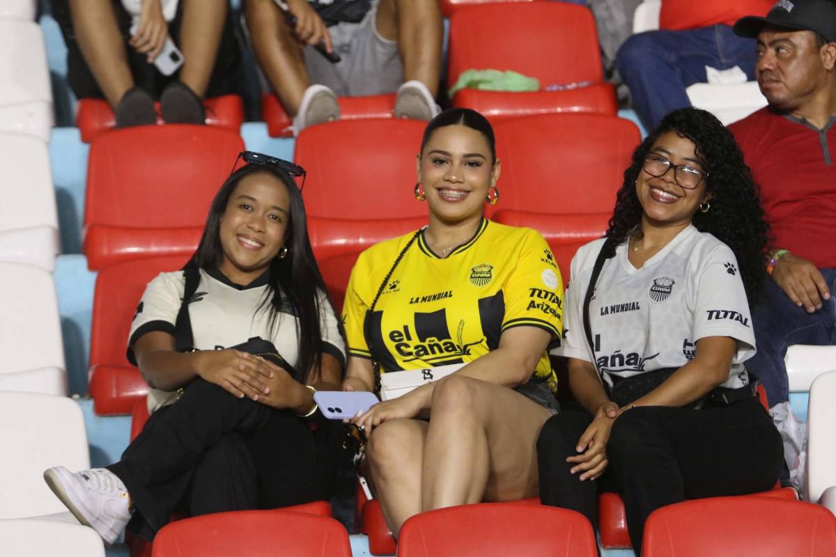 Plantel de Motagua esperó a Romario, bellezas y ¿Entró Emilio al estadio?