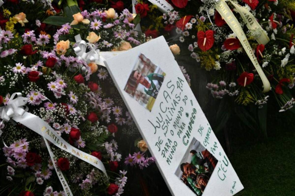 ¡Desgarrador! Brasil despide entre lágrimas y aplausos a los jugadores del Chapecoense