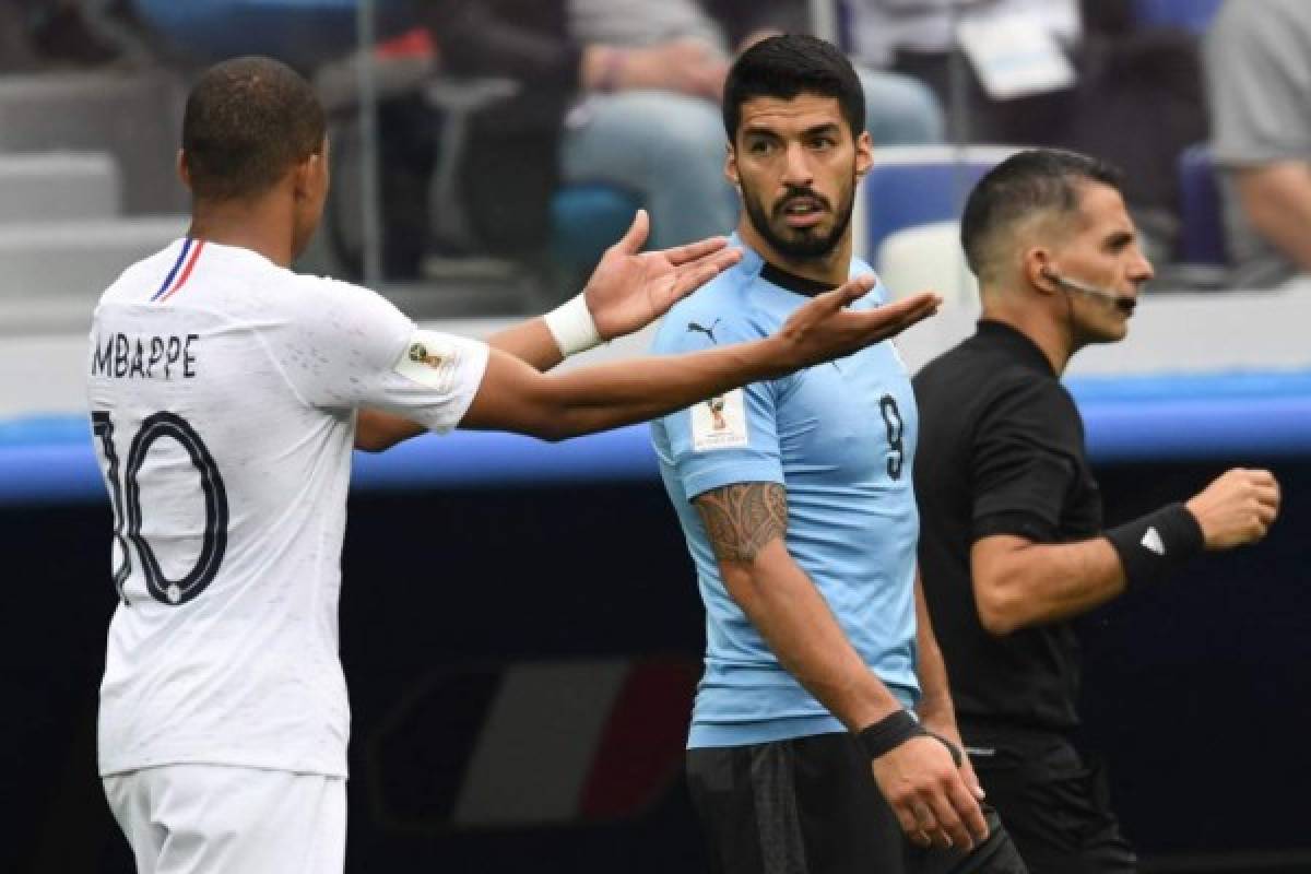 NO SE VIO EN TV: Luis Suárez intimidó a Mbappé y la triste imagen de Tabárez