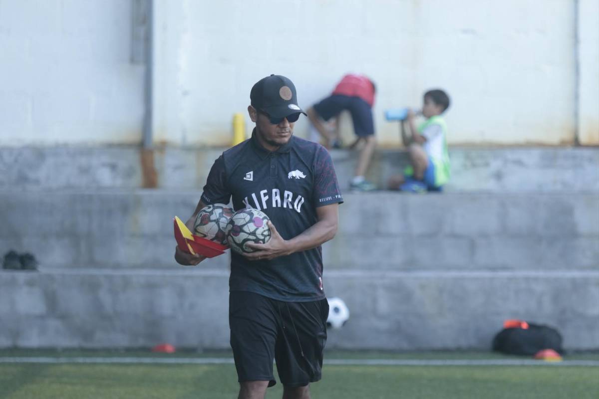 Mario Martínez tiene dos opciones por delante: Así es el camino que está formando el último 10 de Honduras