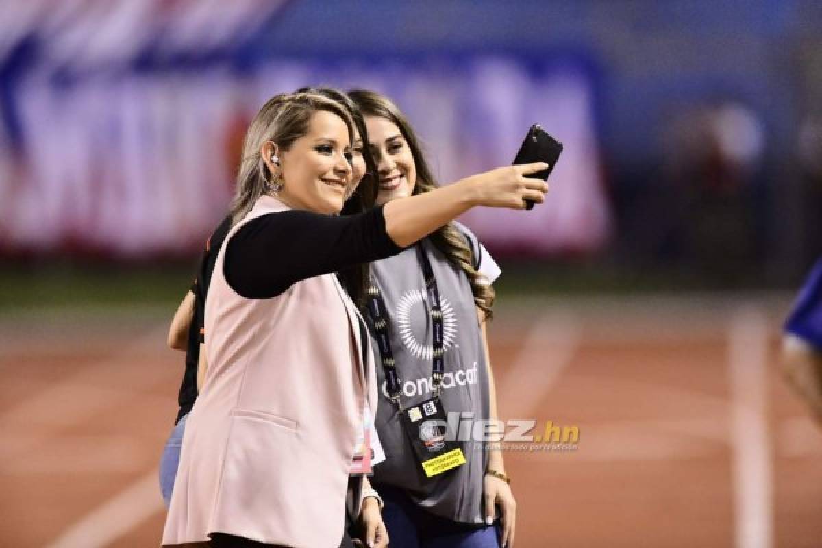 Las chicas, el gato negro y el ambientazo para alentar al Olimpia ante Seattle Sounders