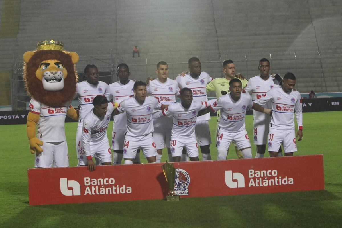 Alberth Elis le sonríe al fútbol, la nueva sorpresa que nadie sabía del Nacional y Olimpia presentó su título ante Lobos UPN