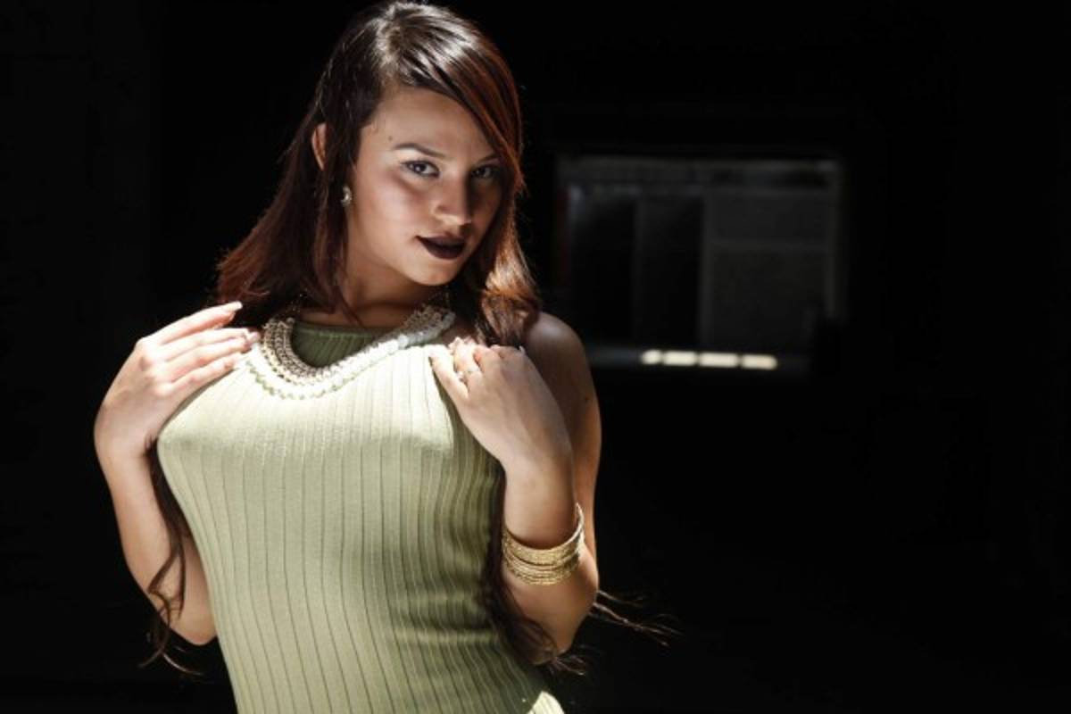 FOTOS: La hermosa Karen Mitchell, la sexy fanática del Marathón