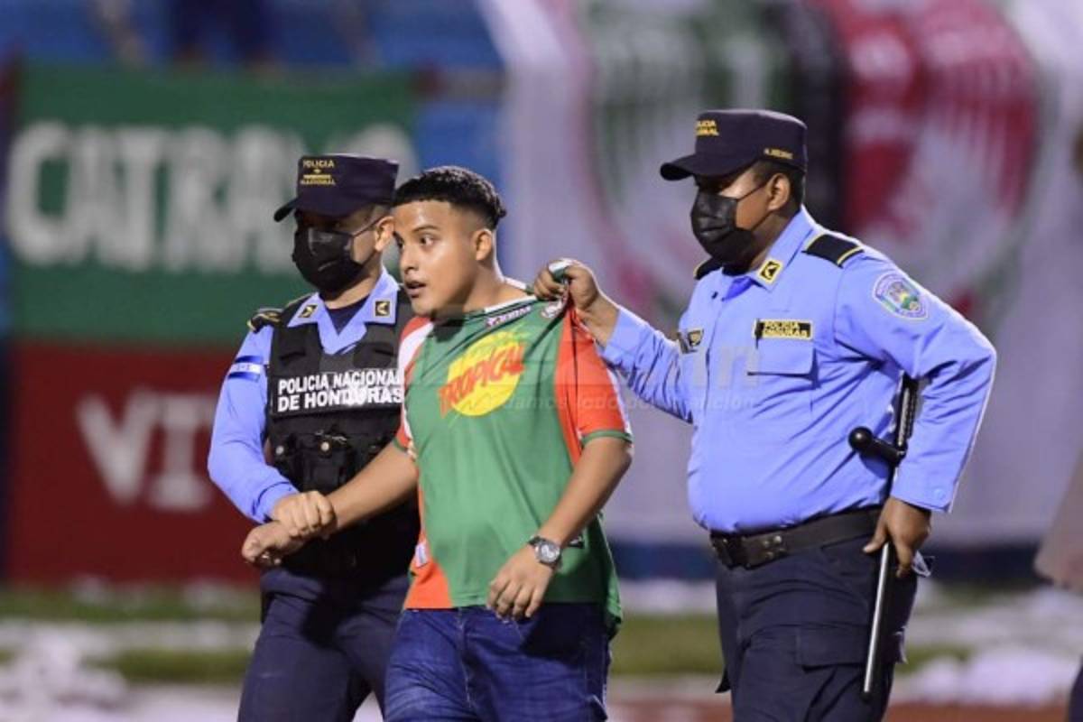 Los hondureños tomando mate, las chicas bonitas y el gesto de Virginia Varela Emilio Izaguirre