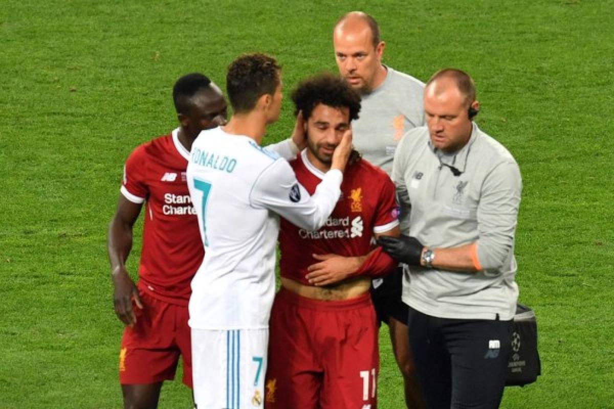 En fotos: Conmovedoras imágenes de Salah y Carvajal llorando en Kiev