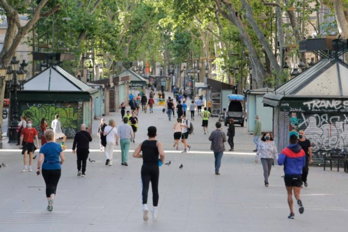 Preocupación en España por personas que salieron a pasear y hacer ejercicios en medio del coronavirus