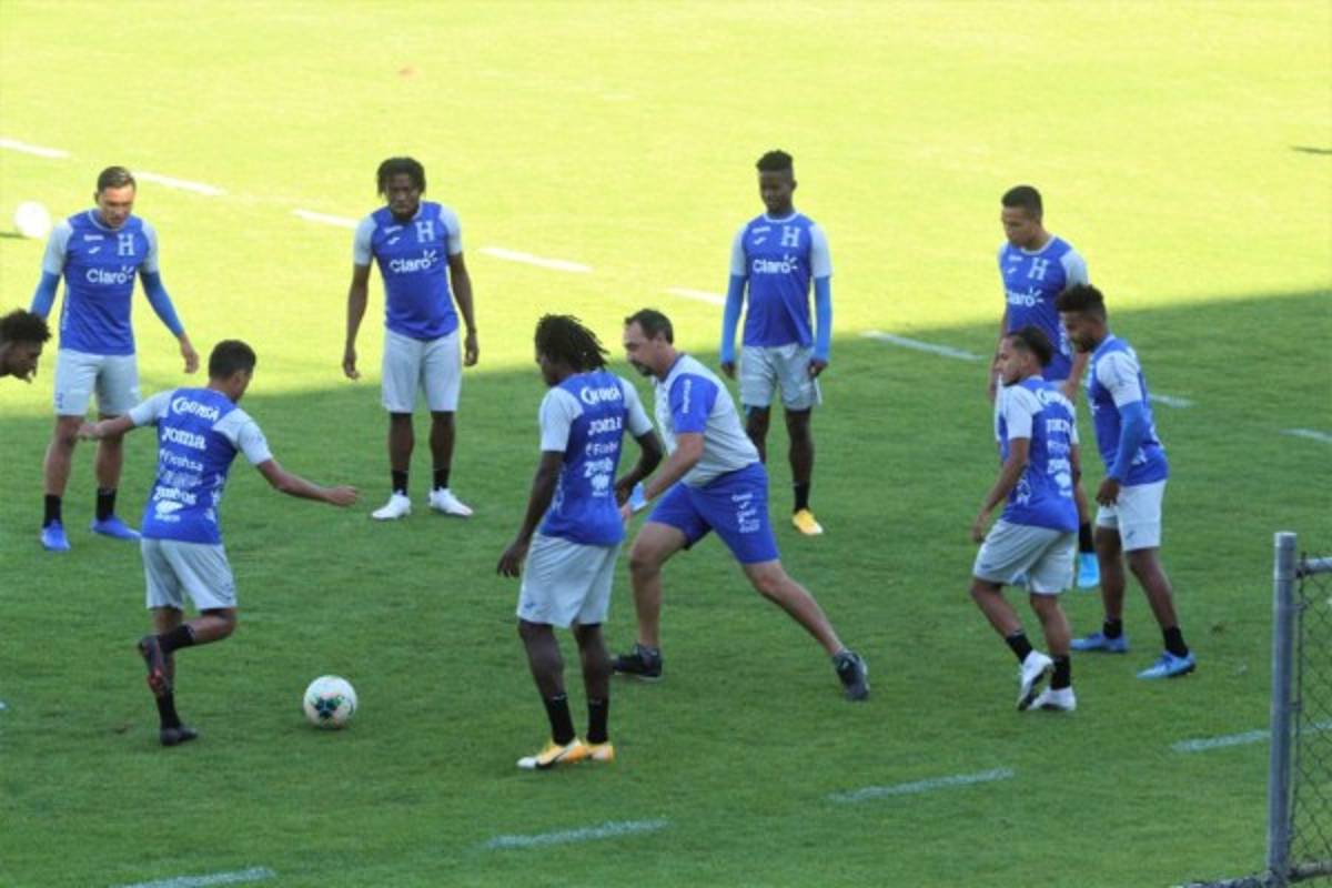 ¡Bromas, risas y un picadito! Así fue el entreno de Honduras previo al decisivo juego ante El Salvador