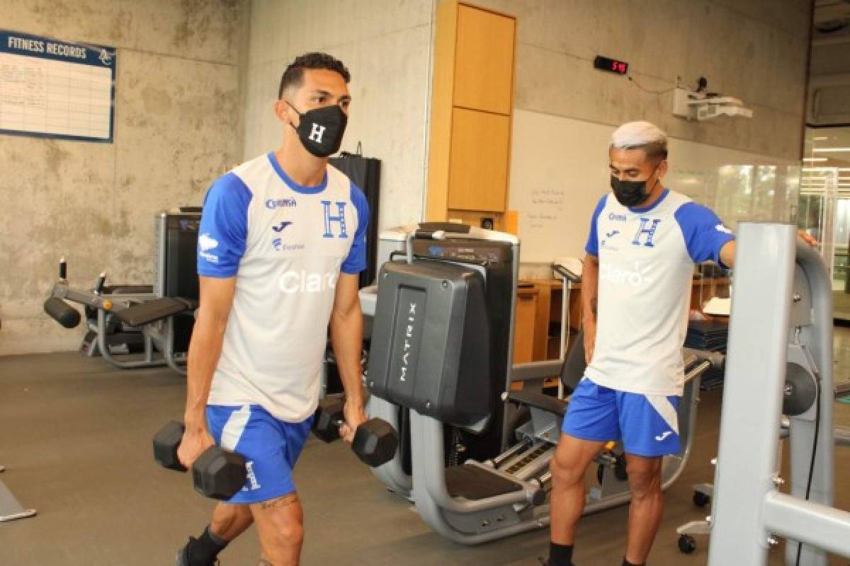 El líder de la oración y el detallazo en el 'look' de Rivas: Honduras entrenó en el gimnasio dos días antes de enfrentarse a Canadá