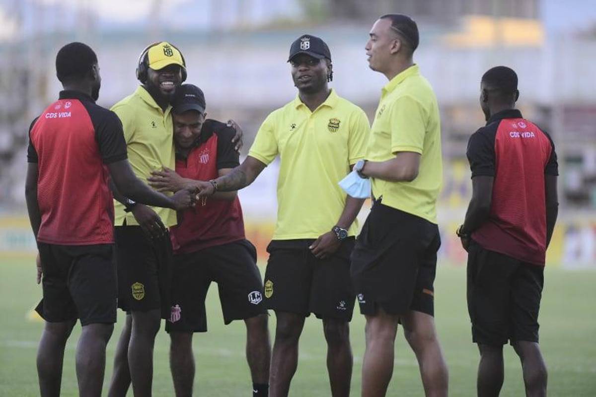 ¿Qué pasó en el Nacional previo al Motagua-Real Sociedad? El detalle de Kevin Álvarez con aficionado en el Excélsior