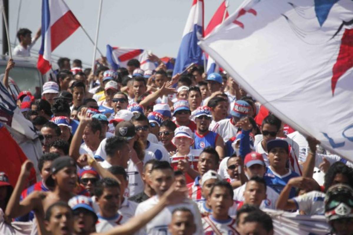 Las mejores imágenes de ambiente del clásico Motagua-Olimpia