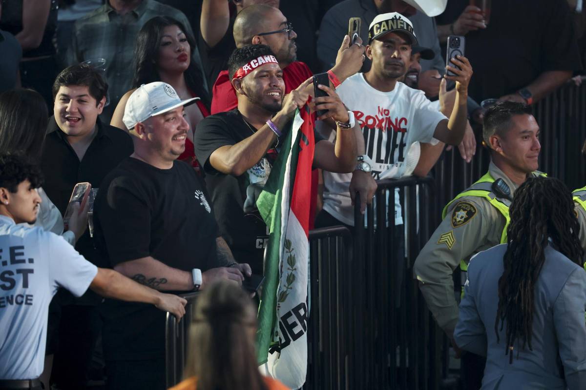 'Canelo' Álvarez fue humillado en Las Vegas, las celebridades presentes y, ¿por qué Crawford devolvió los cinturones?