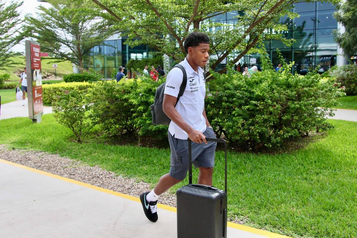 Caras tristes y no hablaron con la prensa: así fue la llegada de Honduras a Palmerola