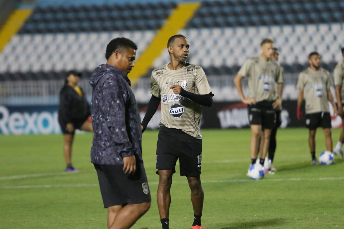 Los panameños se apoderan del estadio Nacional Chelato Uclés y buscan dar la sorpresa ante el Motagua de Diego Vázquez