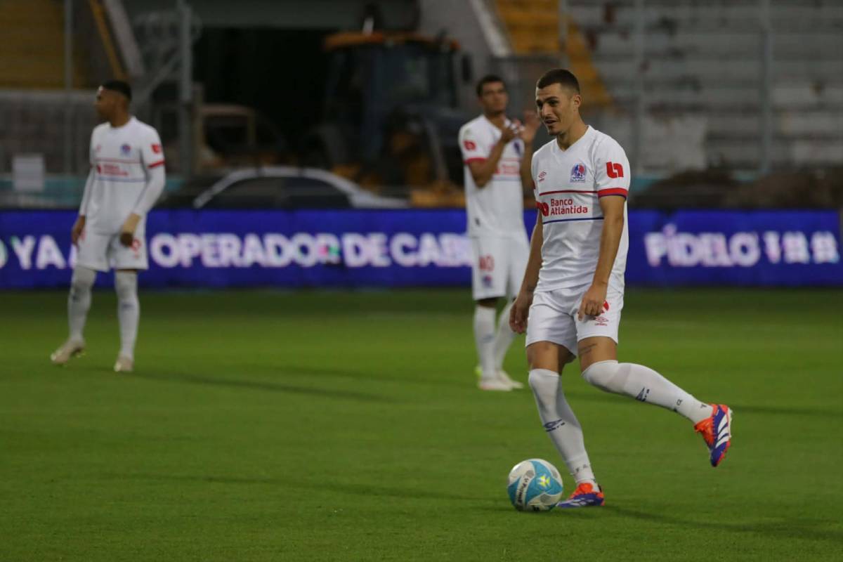 Bella periodista destacó, Saíd se soltó y el 11 que Olimpia no utilizó: así fue el juego donde Victoria no se presentó