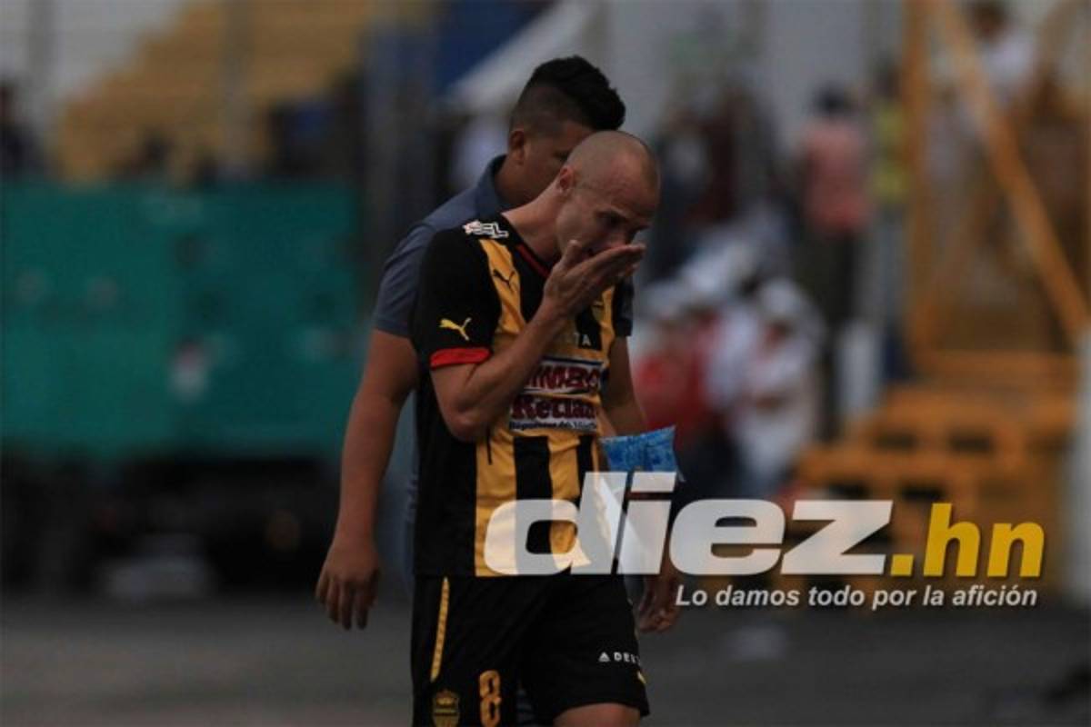 Así se despidió Julio 'Palomo” Rodríguez en su último partido con Real España.