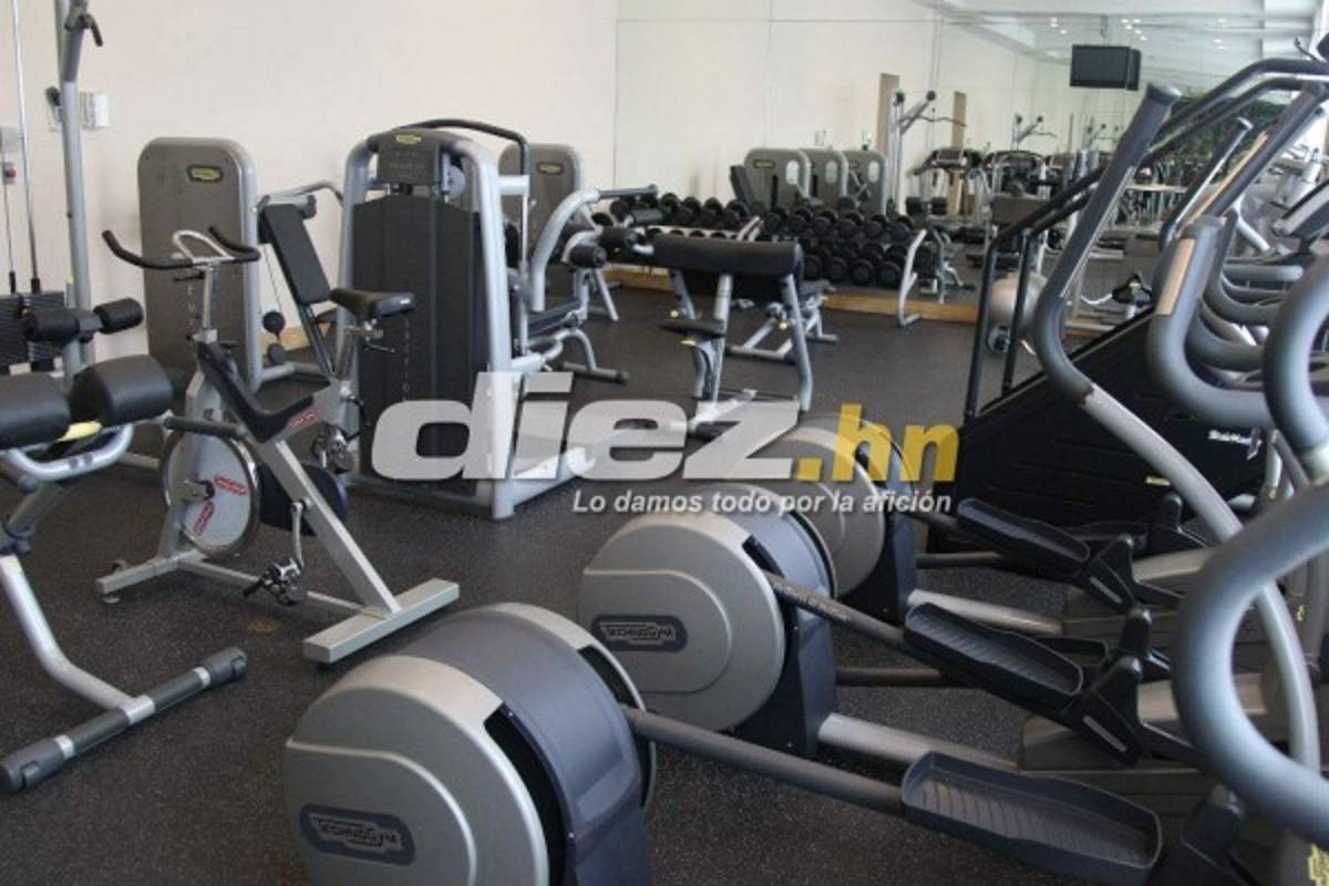 Almohadas de algodón egipcio y otros lujos esperan a Ronaldinho en Honduras