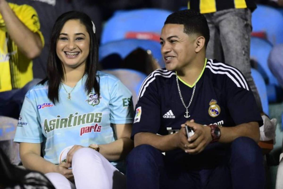 Juego de Real España ante Platense se llena de lindas chicas en el Morazán