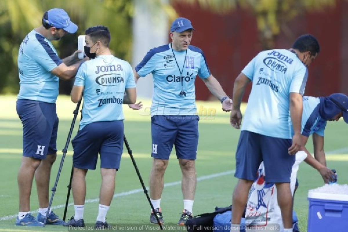 ¿El último entreno de Coito en la H? El entrenador no paró de sonreír y la práctica se hizo en cancha privada