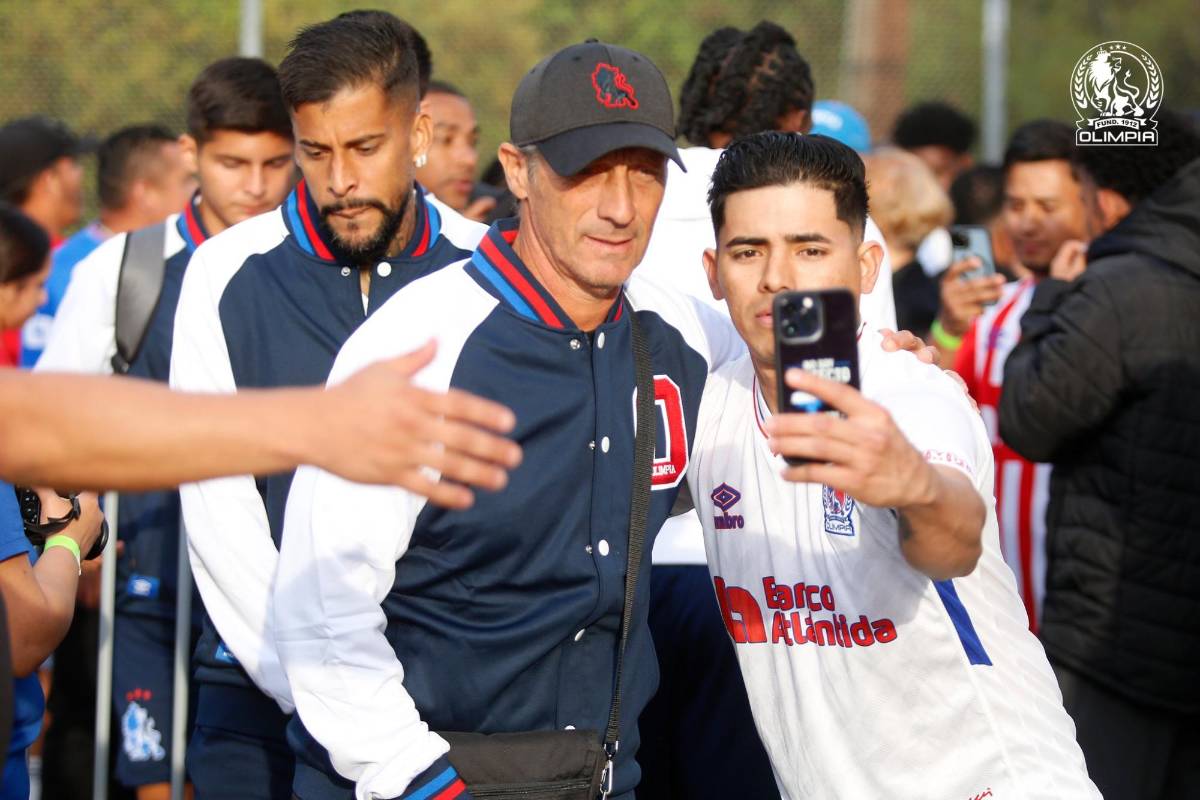 Olimpia deslumbra con ambientazo en New Orleans: banderazo y tremenda asistencia en amistoso