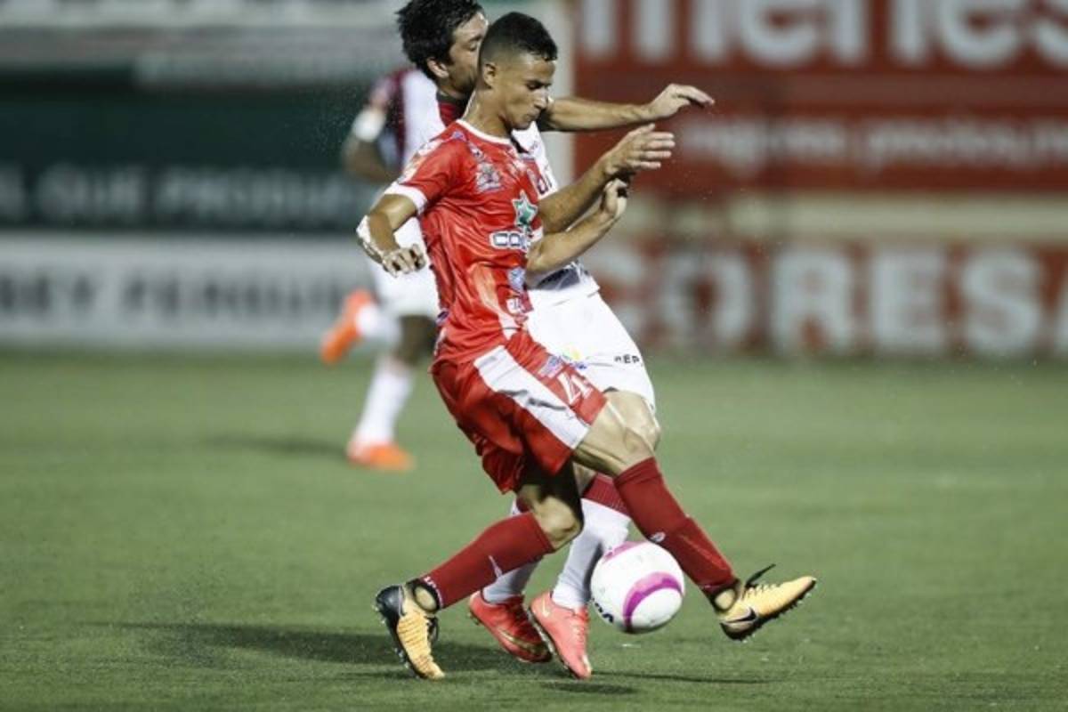 Mercado de fichajes tico: dos panameños más se unen a la legión centroamericana