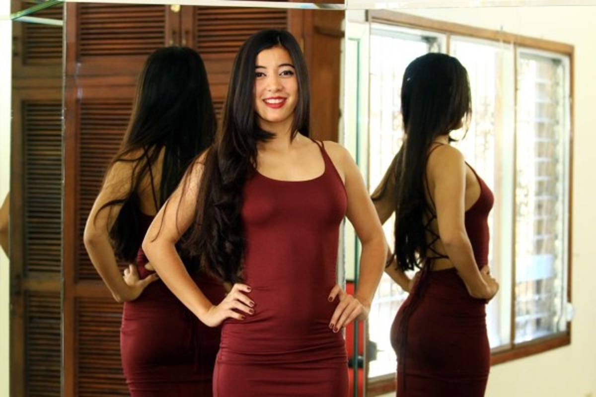 ¡BELLEZA! Así es Carolina Vaquedano, la chica que engalana 180 grados