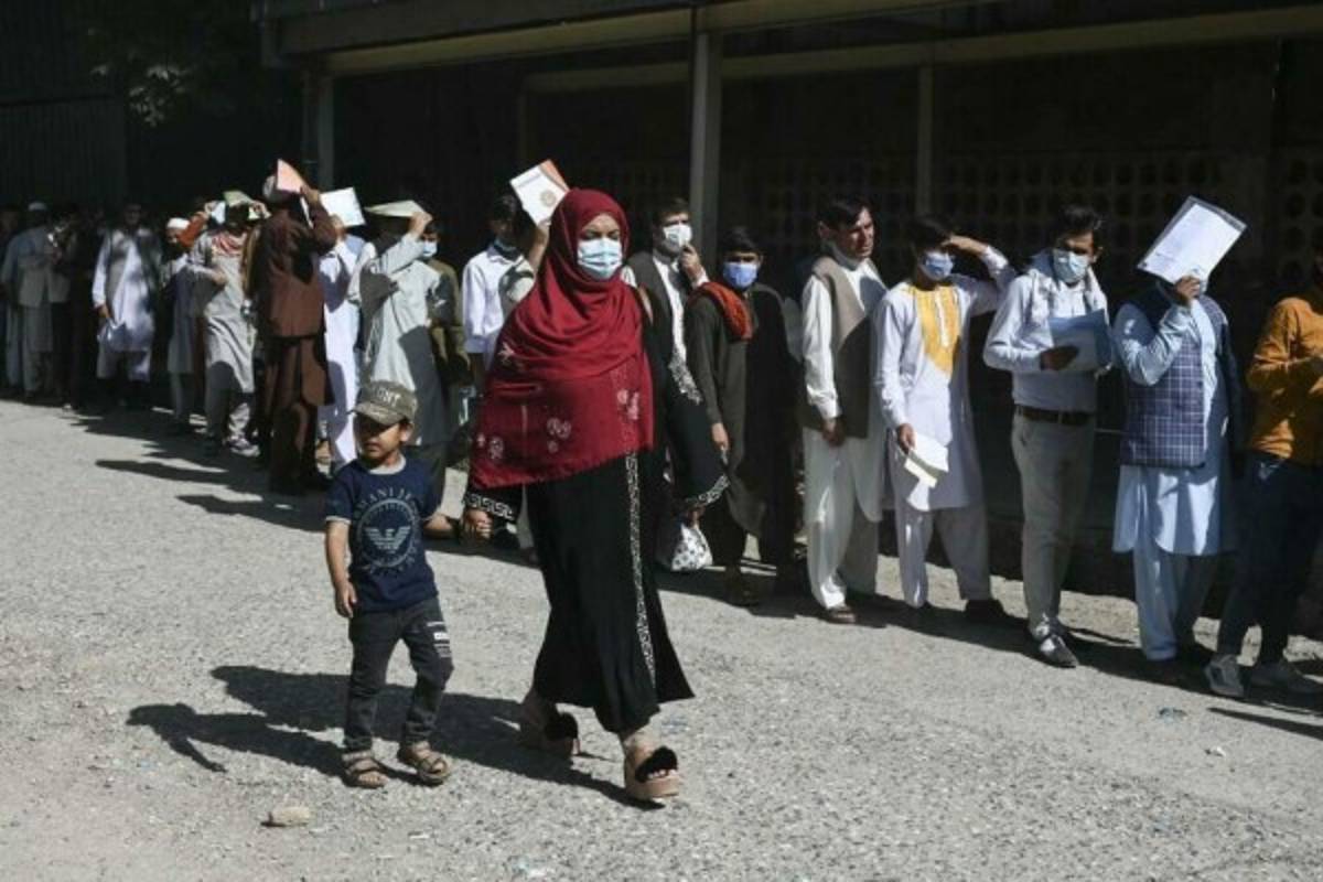 Impedimentos inhumanos: Las 29 desgarradoras prohibiciones de los Talibanes a las mujeres en Afganistán