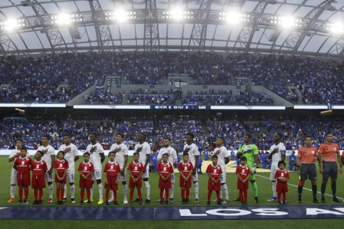 Las otras imágenes: Emilio y Ever consuelan a salvadoreños y la reacción de Coito