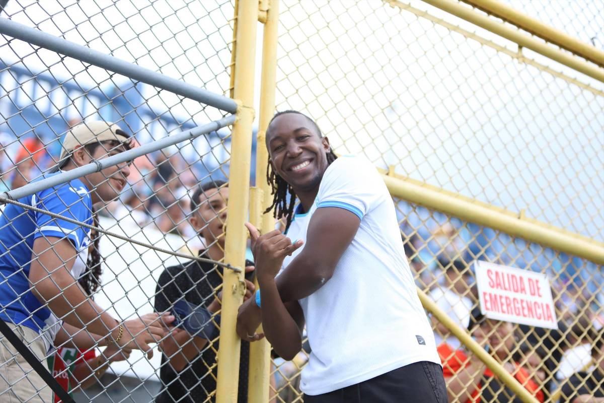 Honduras vs El Salvador: ¡Locura por los tiktokers! Cuscatlecos invaden SPS y euforia de los catrachos en el Morazán