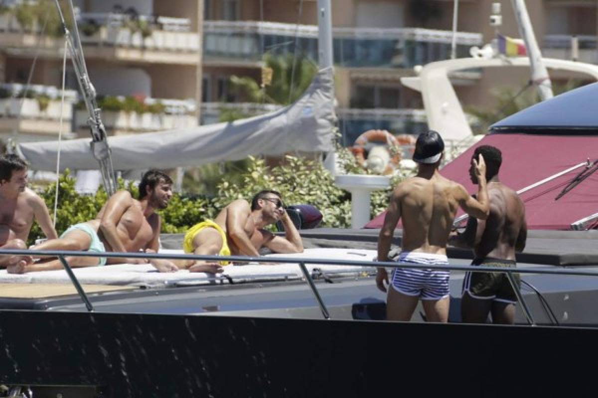 Fotos: Así se la pasa Cristiano en sus vacaciones en Ibiza