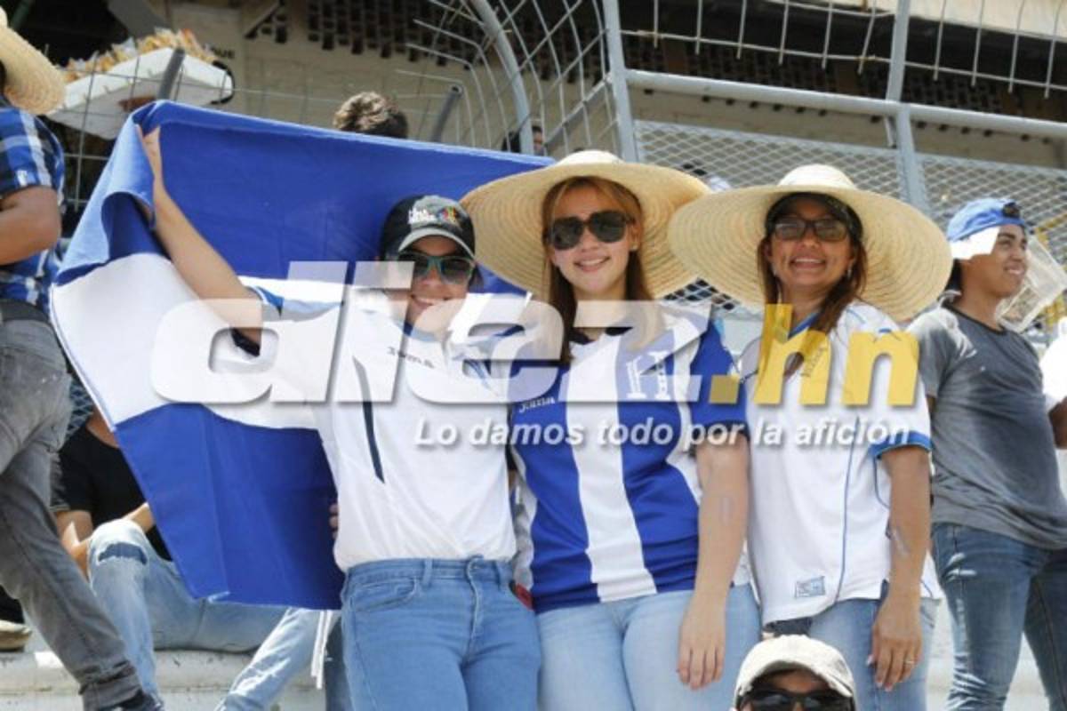 ¡HERMOSAS! Juego entre Honduras-Estados Unidos se llena de lindas chicas