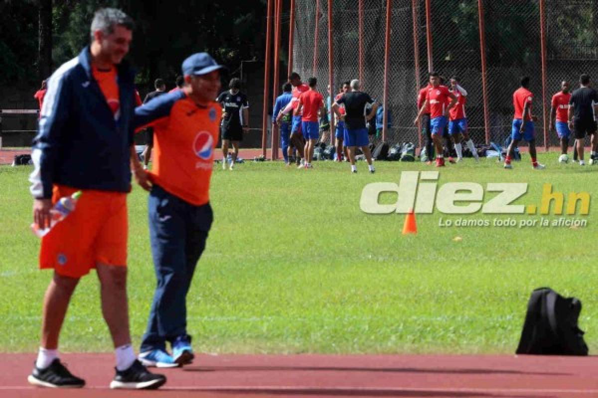 FOTOS: Diego Vázquez observó de reojo el entreno del Olimpia de Keosseián