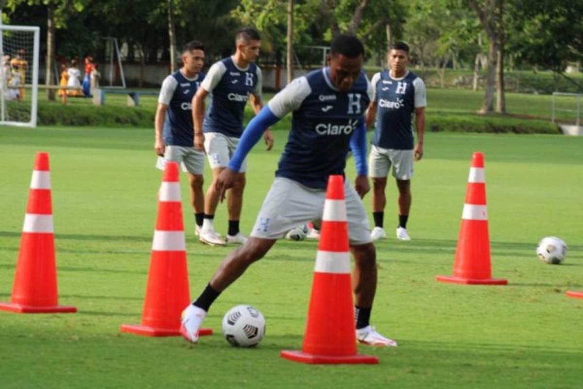 Viernes intenso para la H: trabajo de gimnasio, cancha y el arribo de un legionario a la concentración
