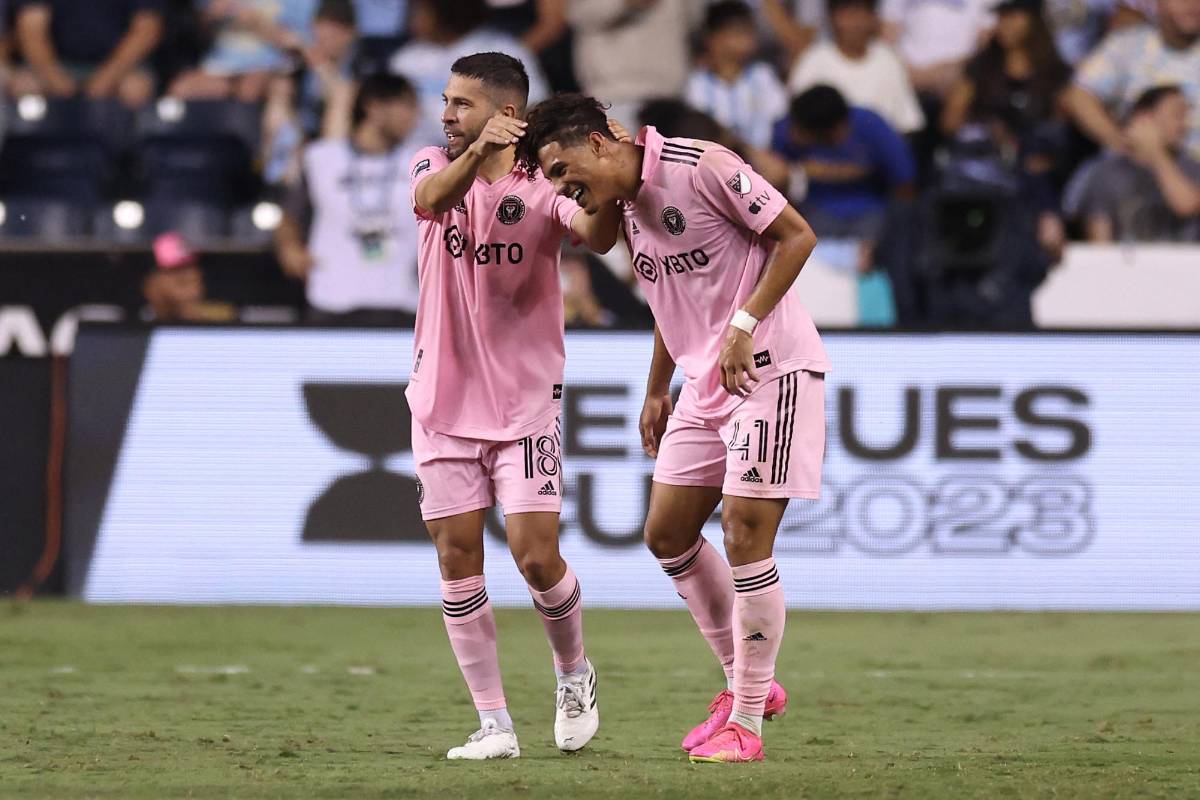 Las históricas fotos del hondureño David Ruiz celebrando junto a Messi, Alba y Busquets en Inter Miami