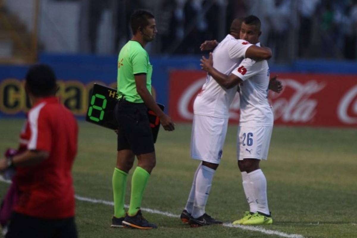 CURIOSO: El regreso de Wilson Palacios y los rostros tristes en Platense