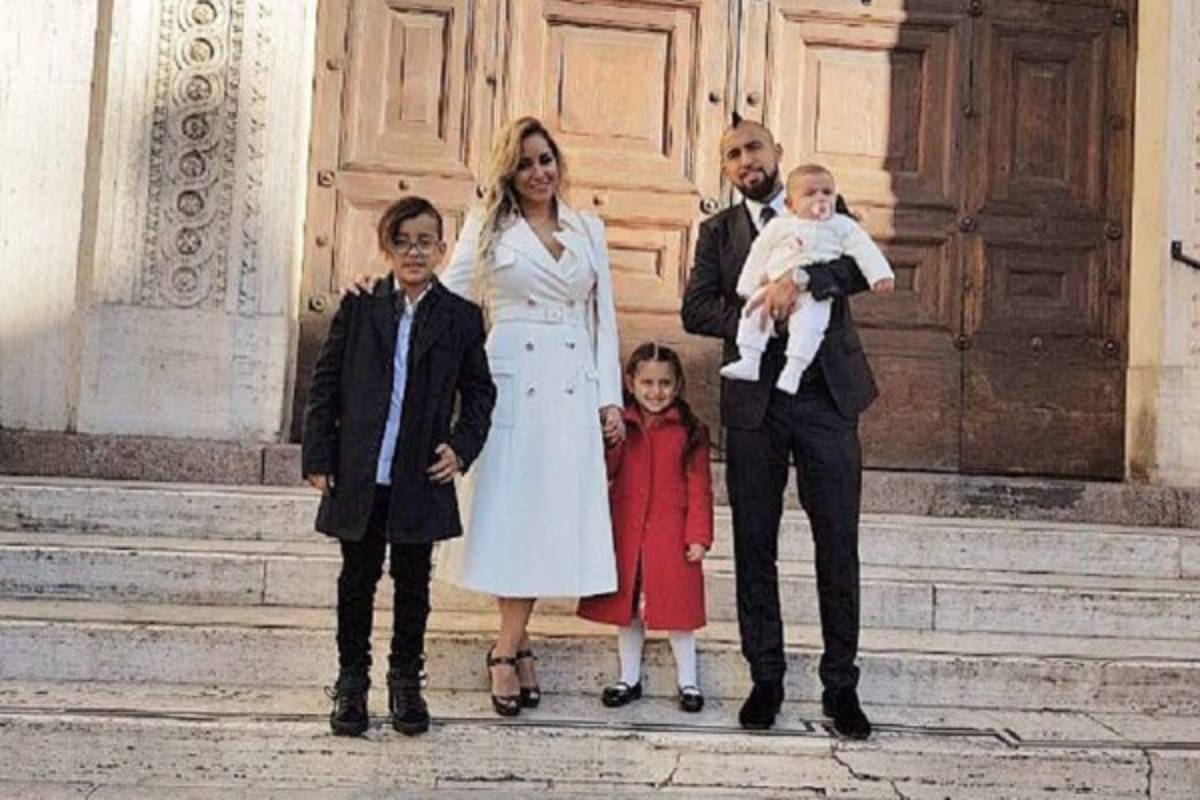 Arturo Vidal: Un 'Rey' rodeado de lujos, viajes y escándalos