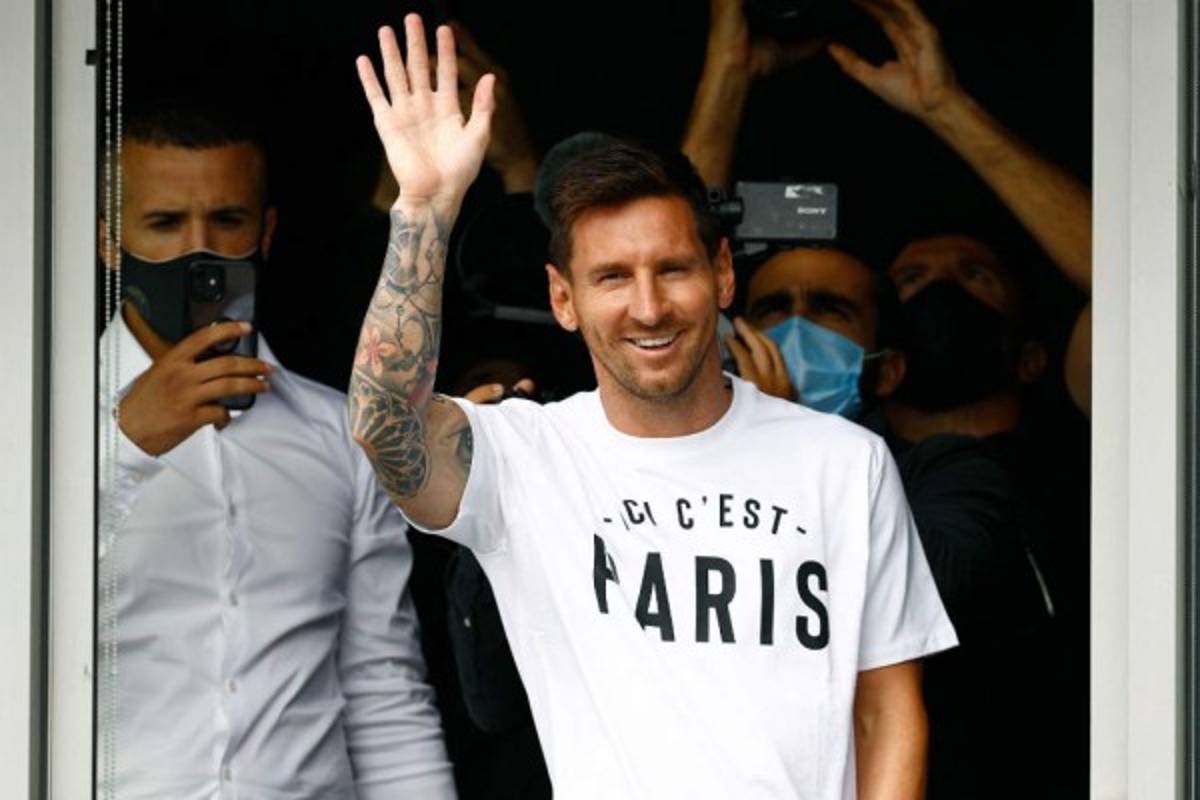 Así fue el primer día de Messi con el PSG: La firma del contrato y el crack que llegó a su hotel