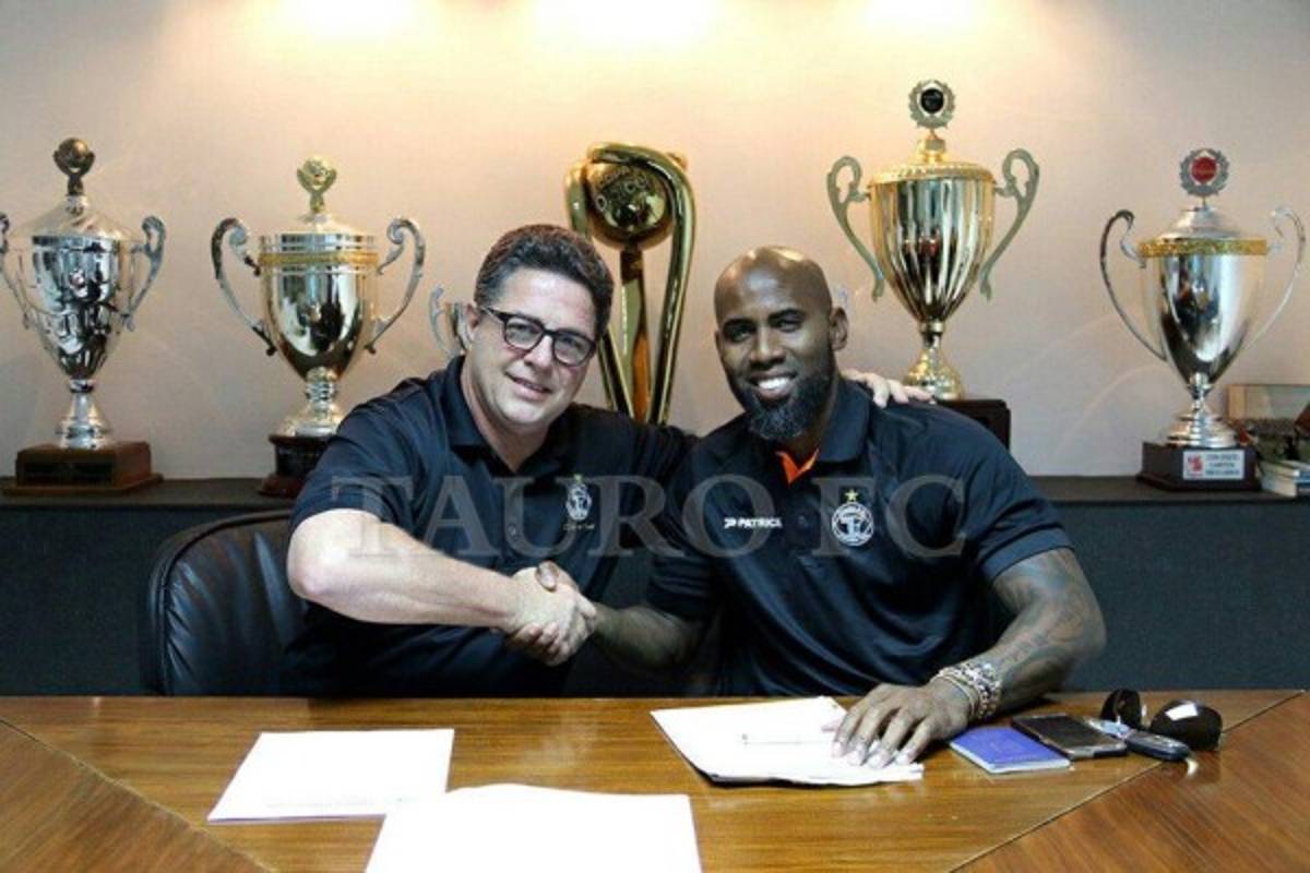 Grandes jugadores que regresaron al fútbol de Centroamérica