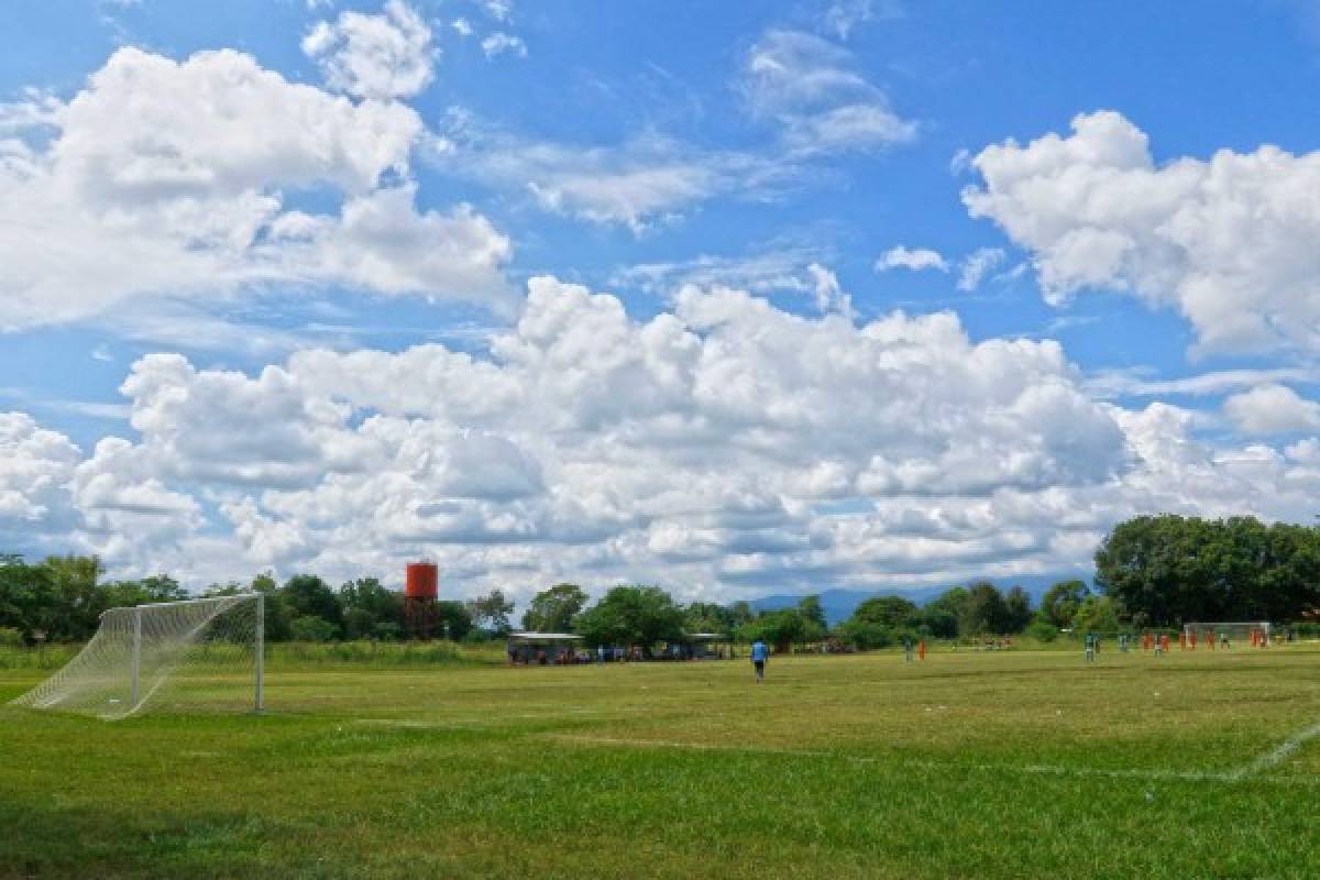 Así luce en completo abandono el estadio Milton Flores de La Lima que invadieron