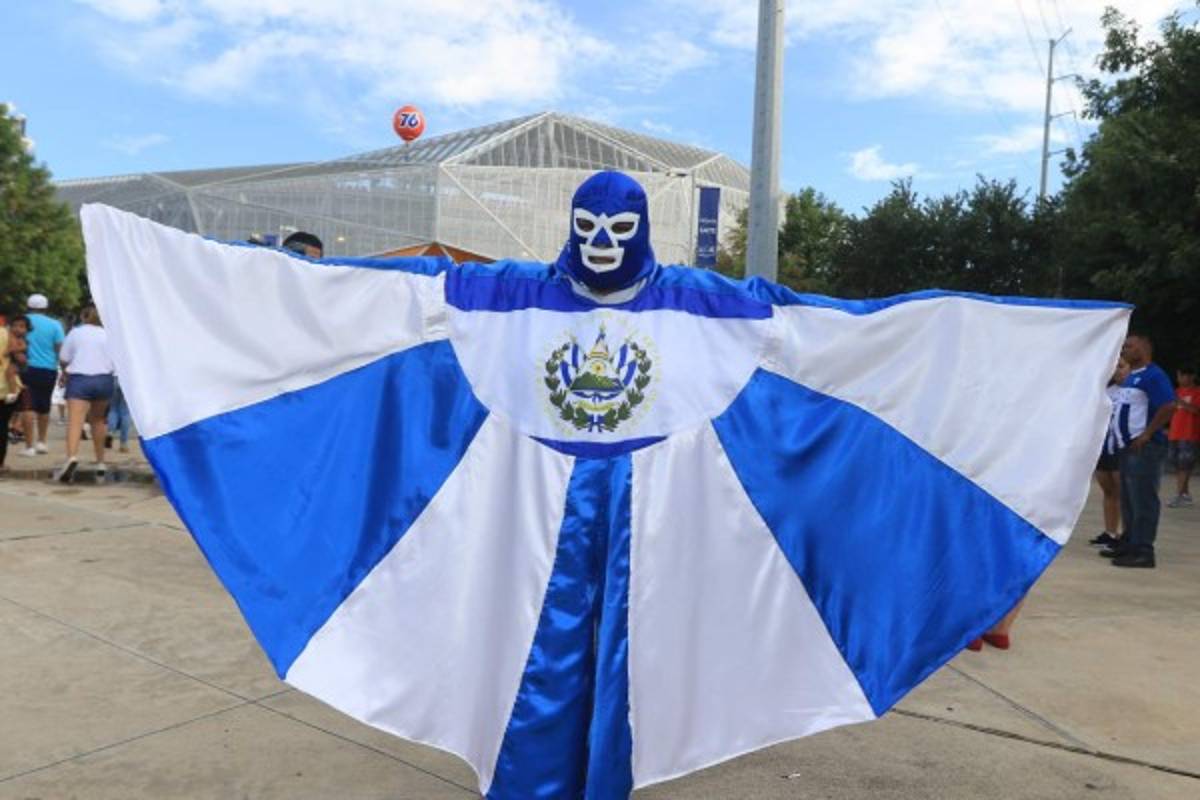 ¡Bellezas! Hondureñas y ticas se toman el BBVA Compass de Houston  