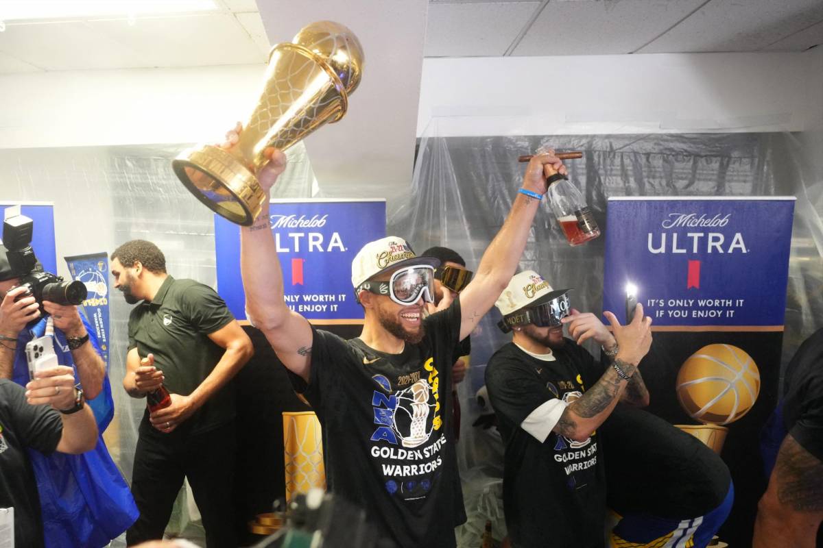 Stephen Curry es elegido por primera vez MVP de las Finales de NBA tras el título de los Golden State Warriors