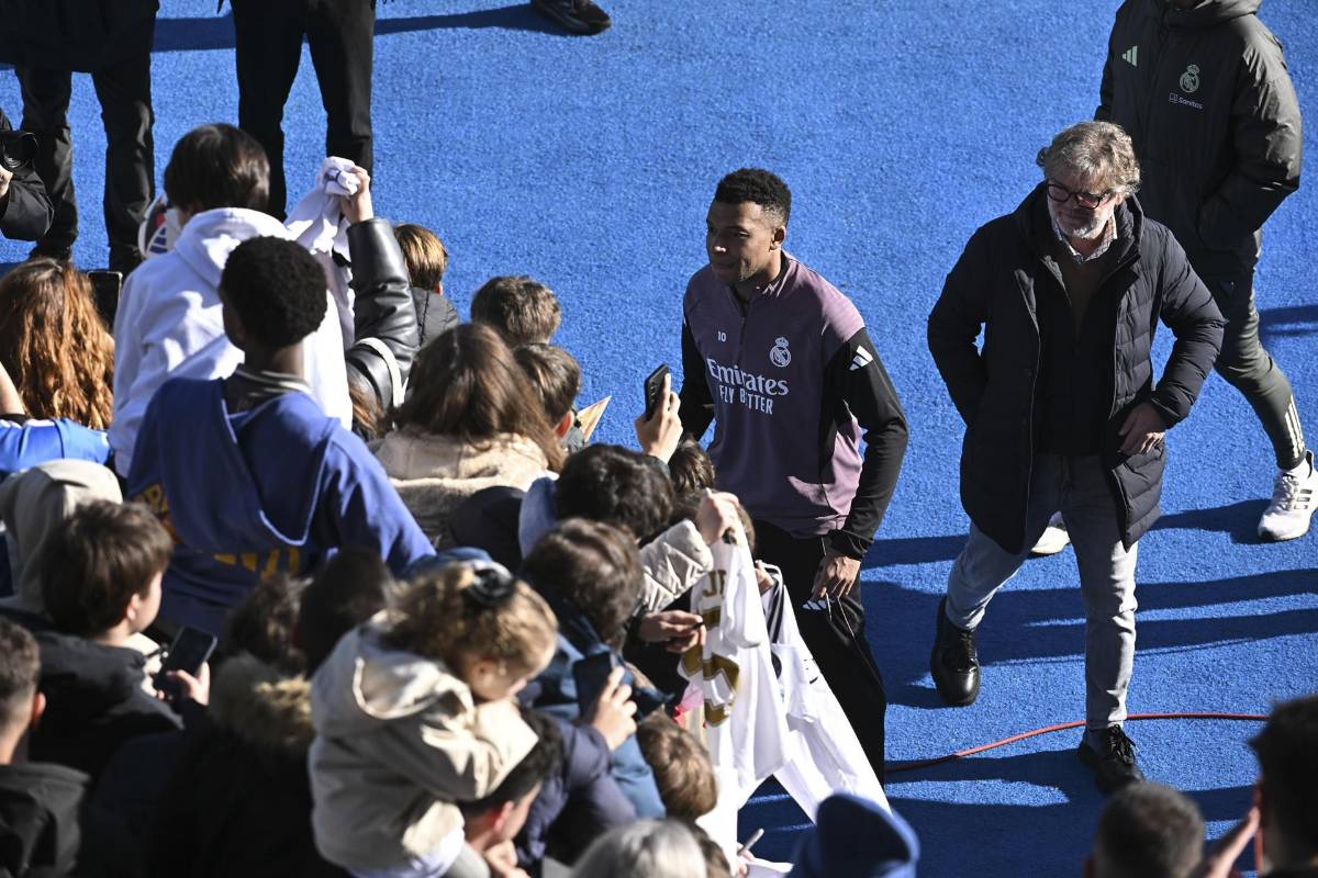 Fiesta merengue: Real Madrid despide el 2025 con un entrenamiento especial y la locura de la afición