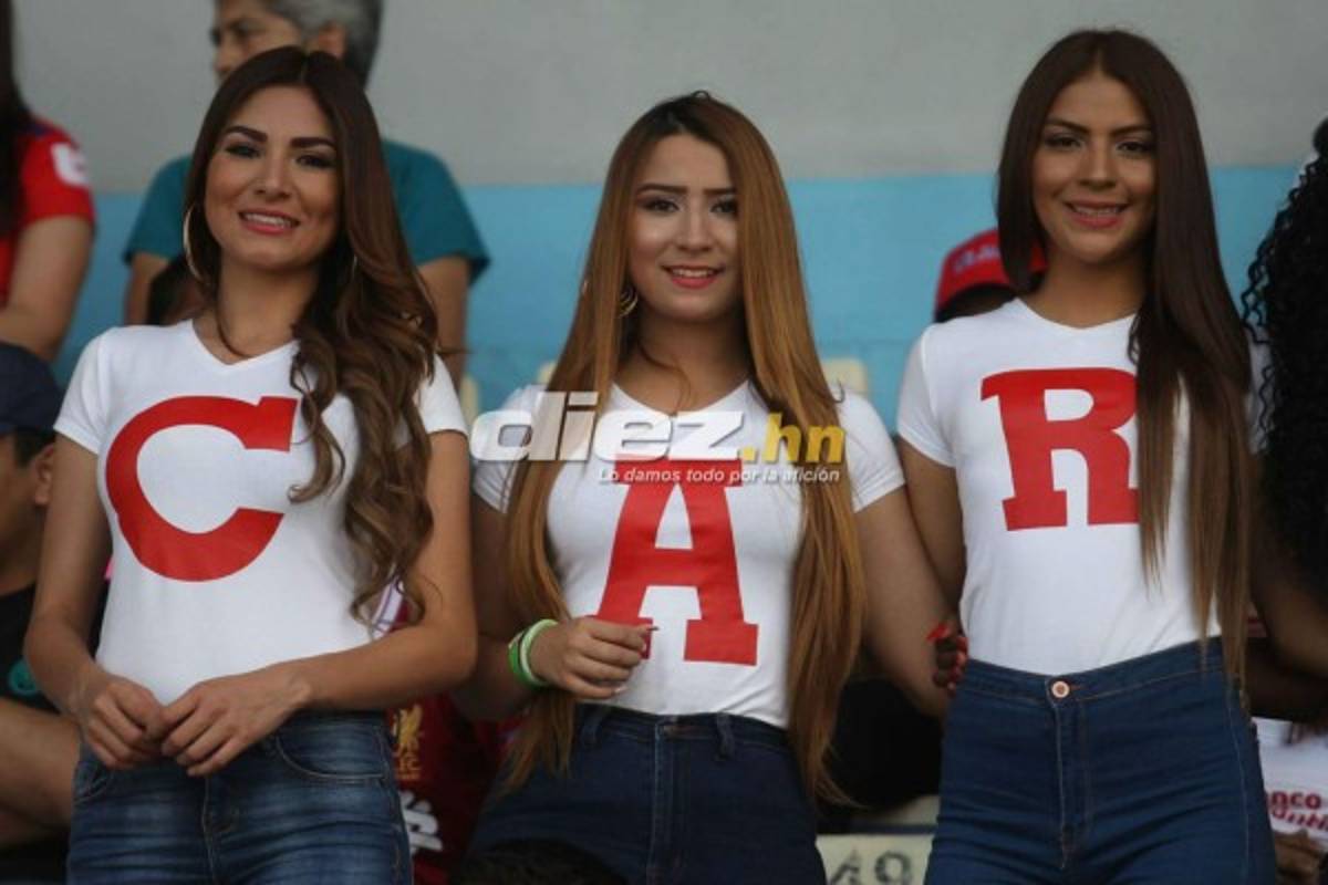 ¡Espectaculares! Las bellezas que llegaron al Nacional para adornar el clásico Olimpia-Motagua