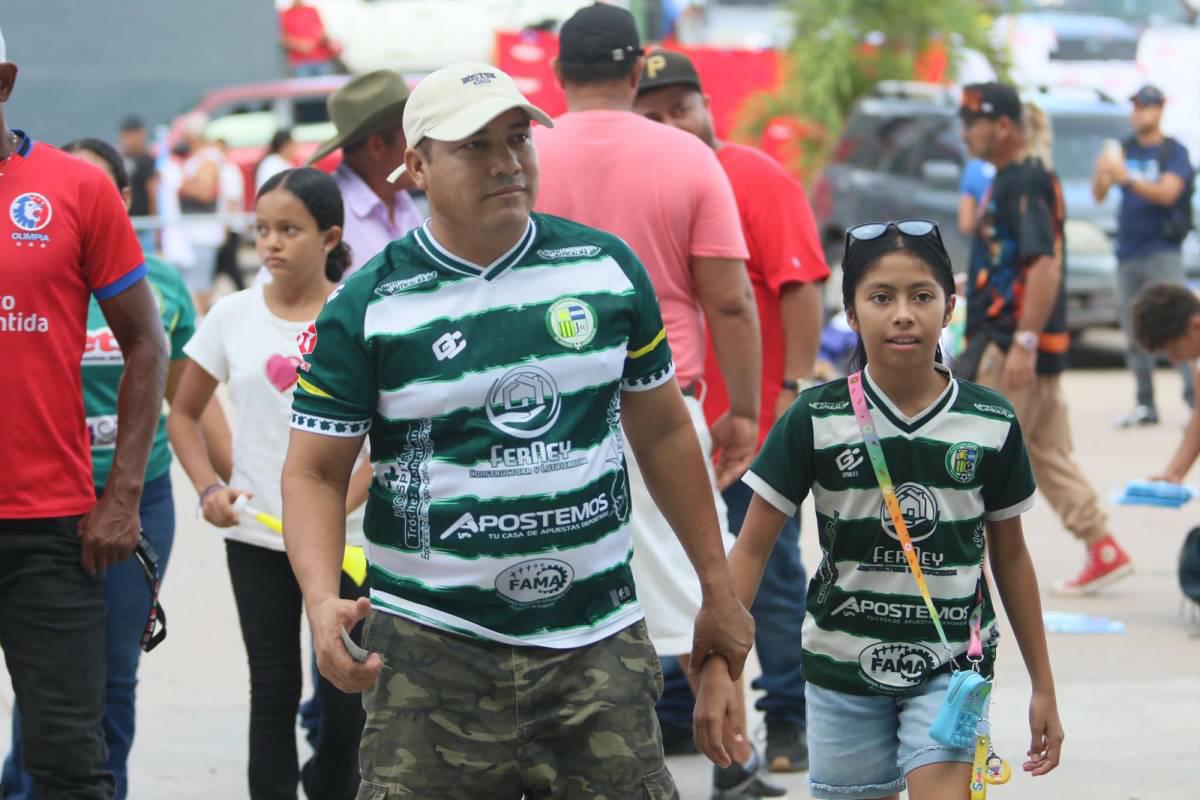 Olimpia celebra en Juticalpa, el debutante de Espinel, bellas chicas y el aficionado que se infiltró en el Juan Ramón