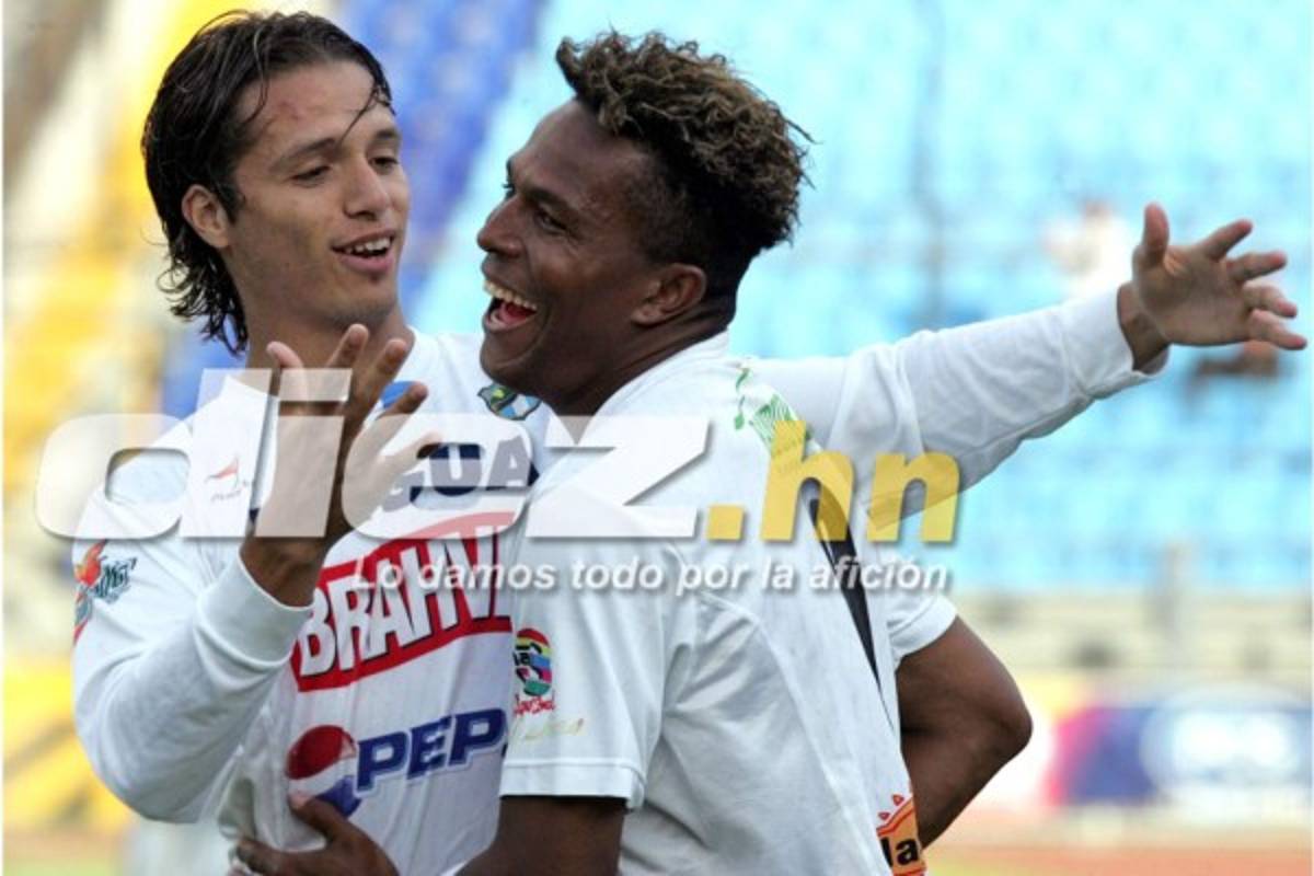 La trayectoria de Carlos Pavón en imágenes