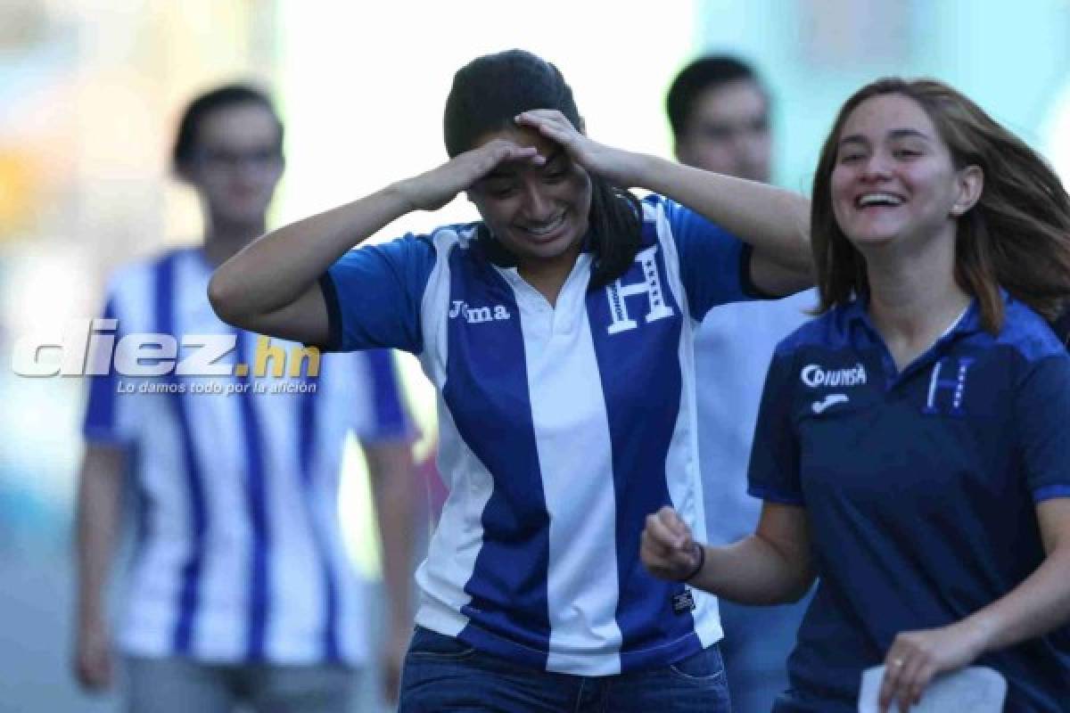 FOTOS: El ambiente que se vive en el Nacional para el partido entre Honduras y Puerto Rico