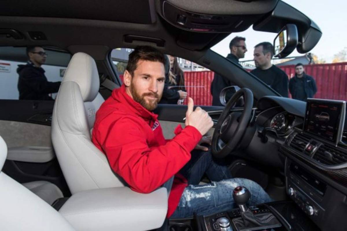 Impensado: Futbolistas del Barcelona tendrán que devolver sus lujosos Audi
