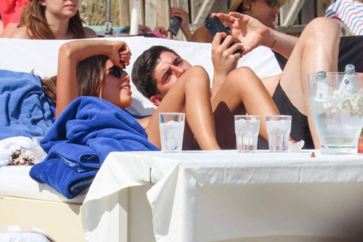 ¡Pillado! Courtois fue captado de vacaciones en Ibiza con dos infartantes mujeres