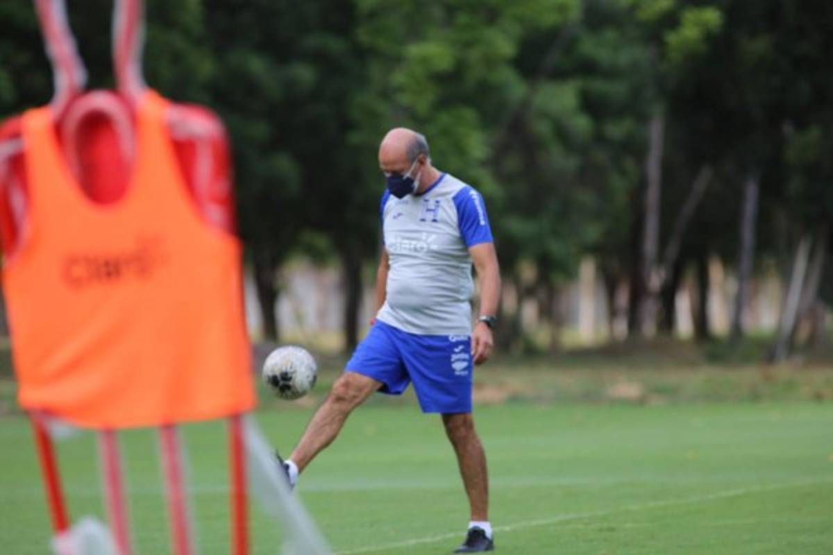 Así fue el tercer día de entreno de la 'H': la 'mesa de billar' que le cautiva a Coito y los que faltan en integrarse