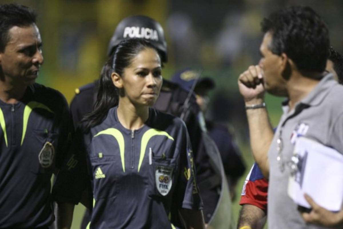 Fotos: Así es Shirley Perelló, la mujer árbitro más destacada en HonduraS