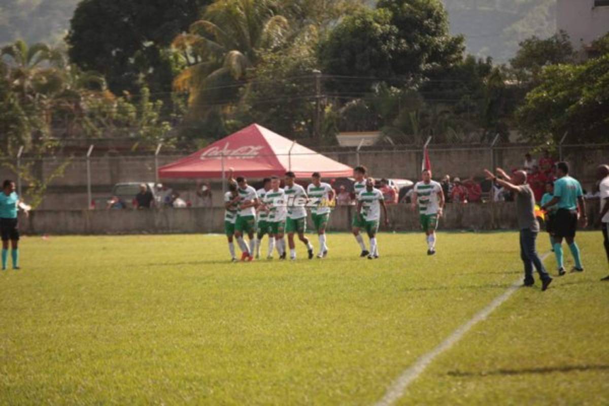 Las imágenes imperdibles del título de Real Sociedad en la Liga de Ascenso